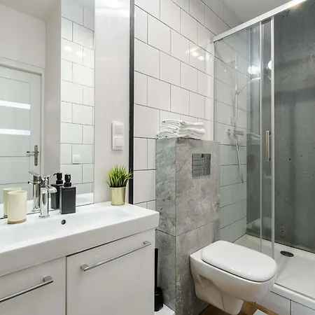 House In Saint-pabu Near Stunning Beaches